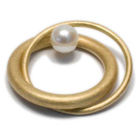 Ring „Verbunden“ in Gelbgold mit Perle 