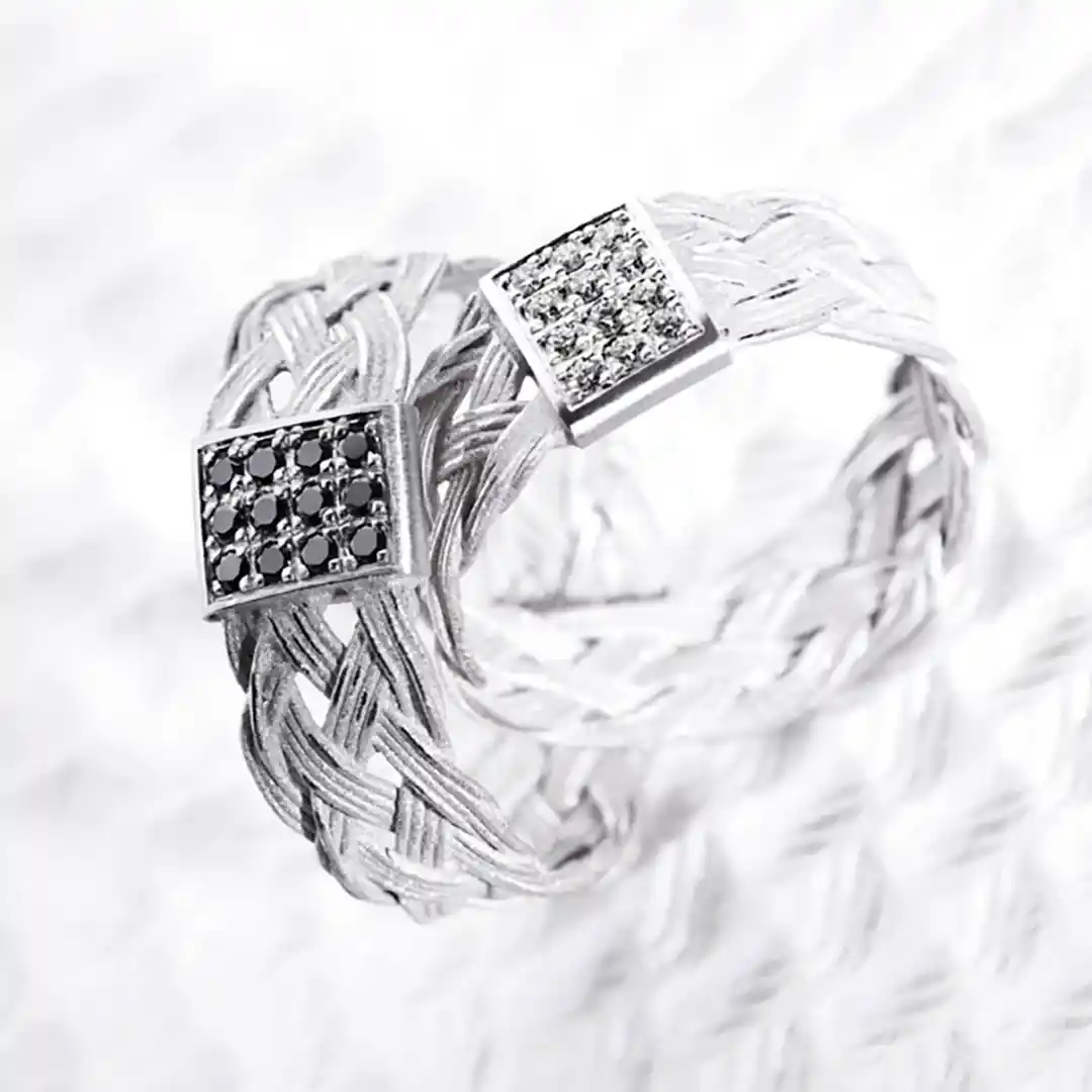 geflochtener Ring mit Steinen von Marion Knorr
